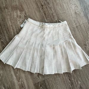 NWT ARITZIA Wilfred Juliet Pleated Skirt in Beige